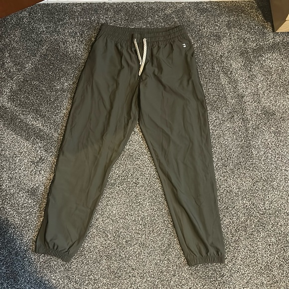 Vuori Jogger - Picture 1 of 3